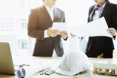 Membedah Perbedaan Sertifikasi KPBU untuk Badan Usaha vs. Tenaga Ahli Profesional