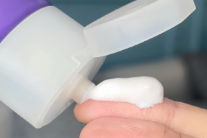 Review Implora Sunscreen SPF 50 PA++++: Sunscreen Ringan, No White Cast, dan Nyaman untuk Semua Kulit